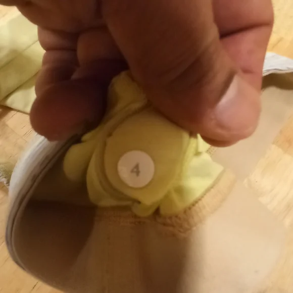 Lululemon atletica tank top - Picture 8 of 14